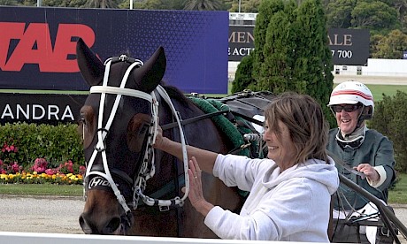 Debbie Green with Debbie Lincoln and Maurice McKendry who drove her in all four wins.