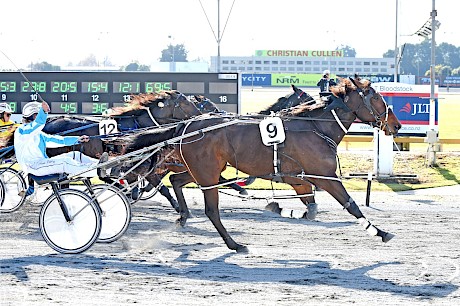 Samantha Ottley drove a pearler on Rocker Band to win in 2016 after being pushed back to four deep on the markers.