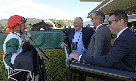 “I had it under control” Opie Bosson tells Ian Middleton, Stephen Marsh and bloodstock agent Dylan Johnson. PHOTO: Race Images.