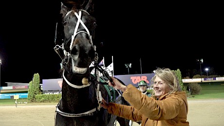 Debbie Green greets My Copy after his seventh win.