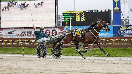 Blair Orange salutes as Copy That skies clear of his cup rivals in 2022. PHOTO: Ajay Berry/Race Images.