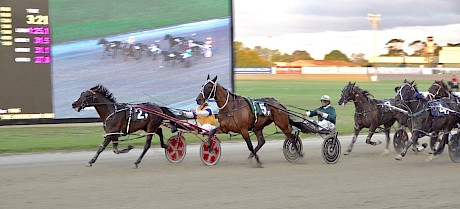 The Big Lebowski fights gamely in the Lincoln Farms Franklin Cup but is swished by the trailing Miki Shan.