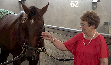 Bev Street gives Colonel Lincoln a well done pat ,