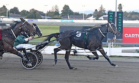 Kevin Kline staves off Terrormylove and stablemate Onyx Shard on Tuesday. PHOTO: Peter Rubery/Race Images