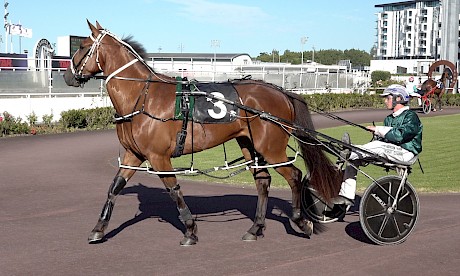 Sammy Lincoln and Harrison Orange, overdue in the winner’s circle.